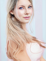 Voluptous Blonde I Sensual Confidante I Kinky GFE