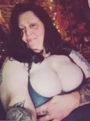Message b4 cam2cam Mature Tattooed Fat Titted BBW Perverted Mother Slut