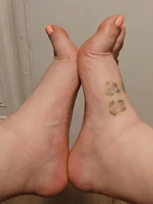 Do you like feet   Cute feet   Weird feet   Ugly feet 
